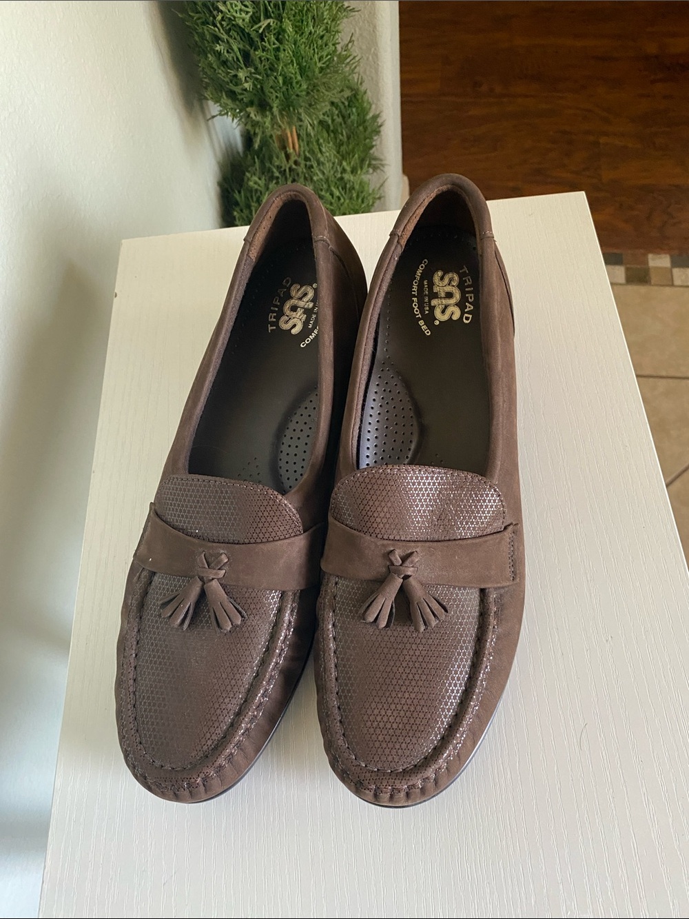 Womens SAS Classic Tassel Slip-On Loafers in size 10.5 n Dark Brown
